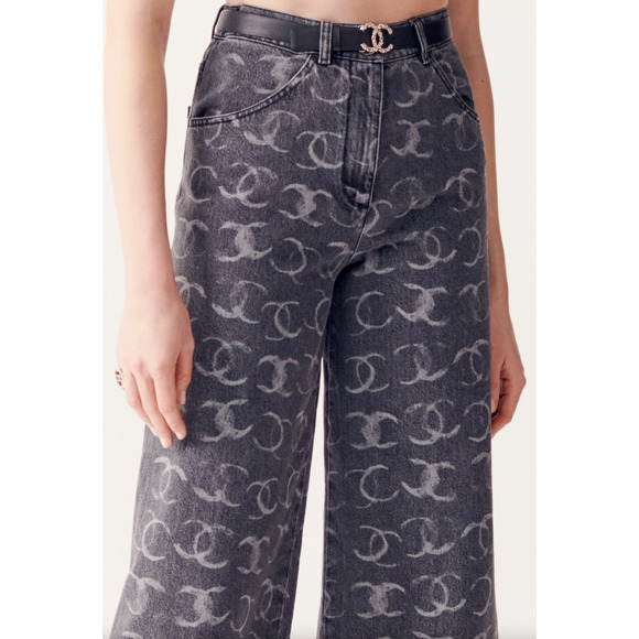 Chanel 23B Runway Black Denim White CC Printed Logo Baggy Oversized Jeans 36 - Picture 5 of 11